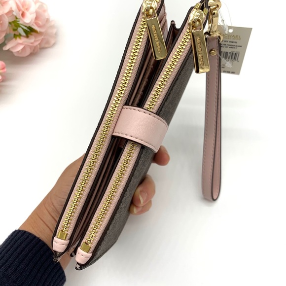 Michael Kors Jet Set Travel Double Zip Wristlet - Brown Signature/ Powder Blush - Picture 4 of 10